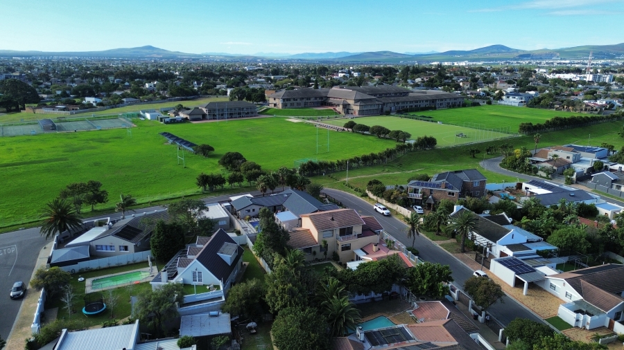 4 Bedroom Property for Sale in Flamingo Vlei Western Cape
